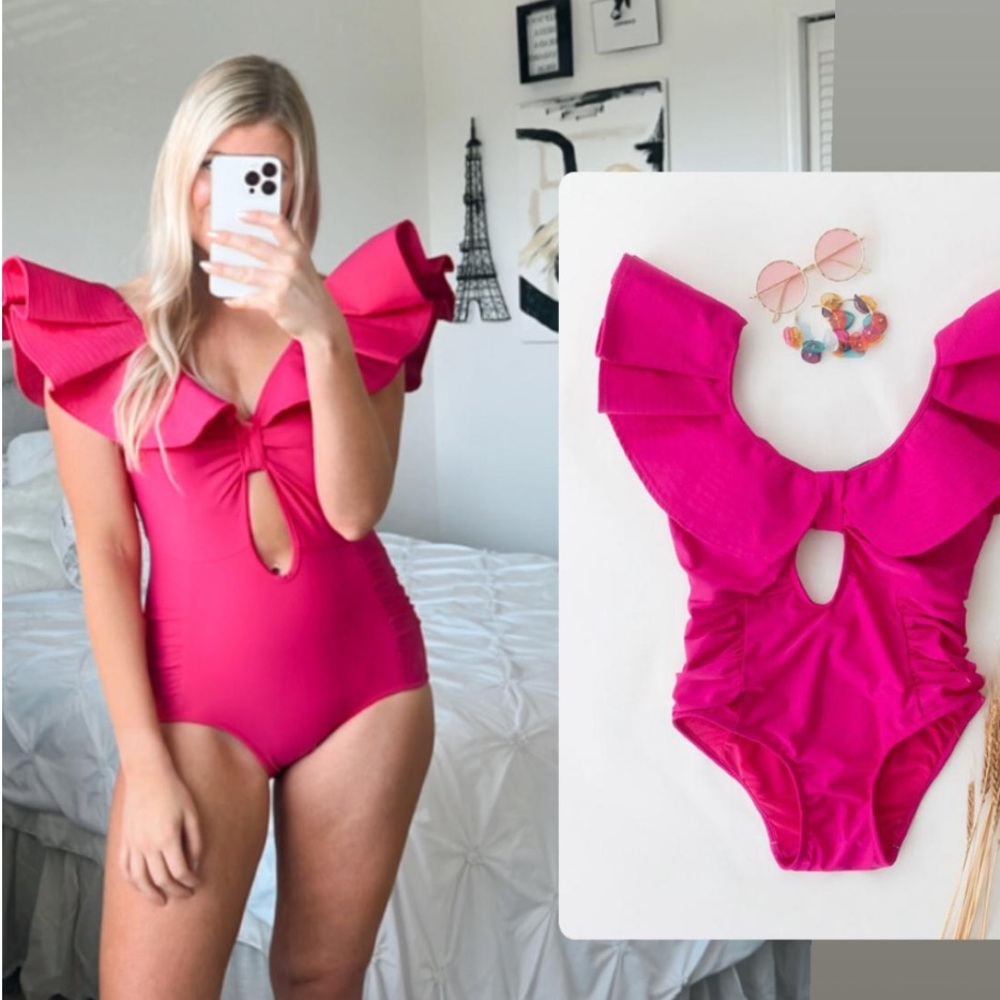 NEW Chicwish statement ruffle swimsuit